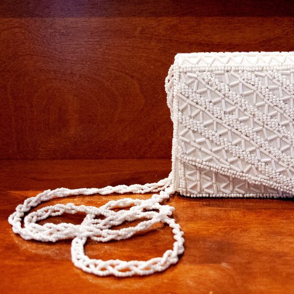 VINTAGE - BIJOUX TERNER White Beaded Evening Bag Clutch - Picture 6 of 7